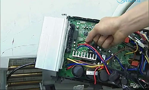 类乌齐美的空调电话是多少